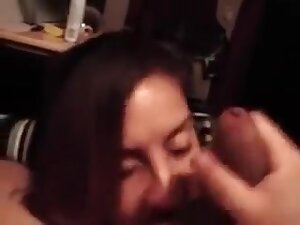 Amateur indian babe sucks hard cock