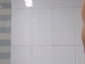 Asian girlfriend hiddencam shower