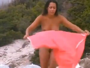 BEACH PUSSY